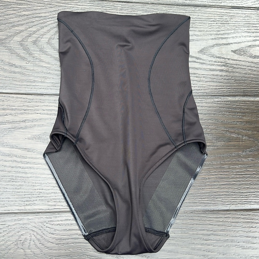 Naomi & Nicole  black shape wear
